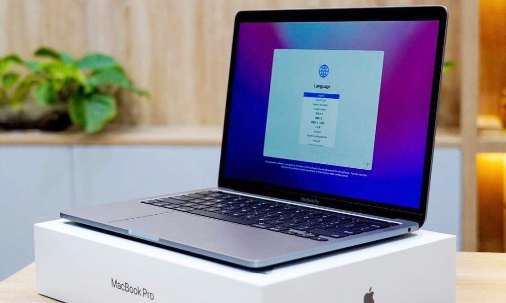 Đánh giá MacBook Pro M2: Thế Kế Nhỏ Gọn, Hiệu Năng Vượt Trội